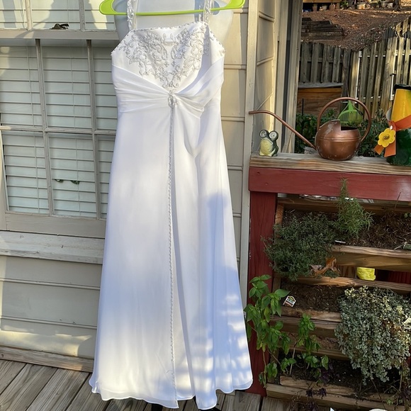 EUC- David's Bridal Flower Girl Dress Size 12 - Picture 2 of 14